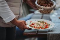 Jídlo v penzionu nebo okolí