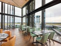 Novotel Christchurch Airportにあるレストランまたは飲食店