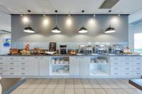 Kuchyň nebo kuchyňský kout v ubytování Best Western Melbourne Airport