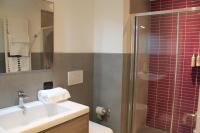 A bathroom at Duomo Hotel & Apartments