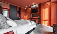 Kuchyň nebo kuchyňský kout v ubytování Hua Hin Habitat Hotel- SHA Extra Plus