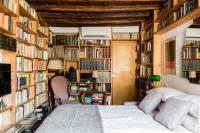 The library in Az apartmant