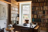 The library in Az apartmant