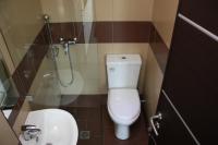 Koupelna v ubytování Pella Inn Hostel