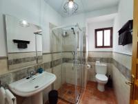 Łazienka w obiekcie Complejo Apartamentos Rurales Molino de Abajo