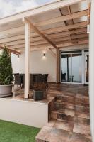 Patio alebo iná vonkajšia časť ubytovania Kényelmes apartman a belváros szélén