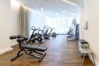 The fitness centre and/or fitness facilities at Hotel Caroline