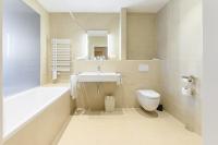 A bathroom at Hotel Caroline
