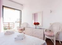 Posteľ alebo postele v izbe v ubytovaní Luxury Athenian Riviera Apartment 135 sqm at Voula