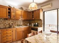 Kuchyňa alebo kuchynka v ubytovaní Luxury Athenian Riviera Apartment 135 sqm at Voula