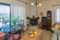 A seating area at Best View Mountain Villa