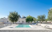 The swimming pool at or close to iTrulliescape