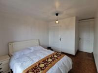 Gallery image of Bondy chambre in Bondy