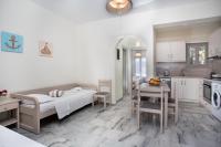 Kuchyň nebo kuchyňský kout v ubytování Heart of Paros Apartments