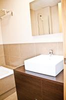Kúpeľňa v ubytovaní Urban Manesa city center apartment with private patio