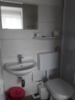 A bathroom at Gasthof Steiner