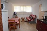 Kuchyňa alebo kuchynka v ubytovaní Apartments Šime Soline