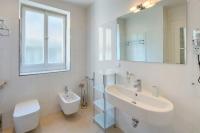 Bagno di Old Town Square Apartments