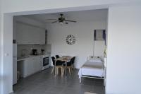 Kuchyň nebo kuchyňský kout v ubytování Isidoros Apartments