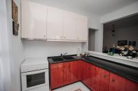 A kitchen or kitchenette at Mythic House