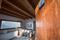 Posteľ alebo postele v izbe v ubytovaní Magic lake view with beautiful pool area (camelia)