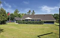 Zahrada ubytování Holiday Home Nøddehaven Oksbøl Iv