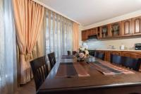 Kuchyň nebo kuchyňský kout v ubytování Vazov Residence , two bedroom top centre apartment
