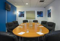 Holiday Inn Express Braintree by IHGにあるビジネスエリアまたは会議室