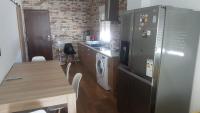 Kuchyňa alebo kuchynka v ubytovaní apartamento el molino con piscina privada