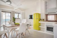 A kitchen or kitchenette at Suites Minetos