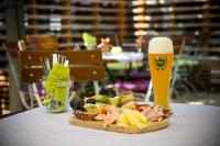 Jídlo v penzionu nebo okolí