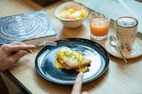 Jídlo v hotelu nebo okolí