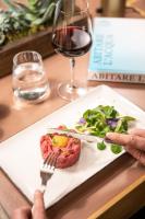 Jídlo v hotelu nebo okolí