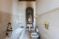 Łazienka w obiekcie La Posta Vecchia Hotel