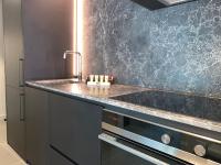 Clarion Apartments South Melbourneにあるキッチンまたは簡易キッチン