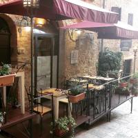 Reštaurácia alebo iné gastronomické zariadenie v ubytovaní Minzoni Loft