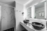 Un baño de Zouk Hotel