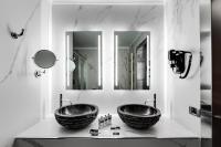 Un baño de Zouk Hotel