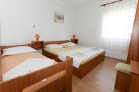 Postel nebo postele na pokoji v ubytování Holiday Home Irena