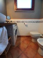 A bathroom at Spazioso appartamento con terrazza a due passi dal centro