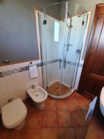 A bathroom at Spazioso appartamento con terrazza a due passi dal centro