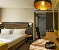 Cresta Grande Cape Townにあるベッド