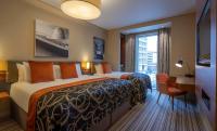 Clayton Hotel Birminghamにあるベッド