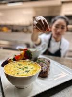 Jídlo v hotelu nebo okolí