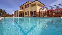 Bazén v ubytovaní Luxury Villa Olivia with pool , 200m from the beach alebo v jeho blízkosti