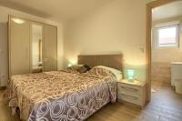 Posteľ alebo postele v izbe v ubytovaní Luxury Villa Olivia with pool , 200m from the beach