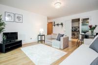 Kuchyň nebo kuchyňský kout v ubytování WelcomeStay Vauxhall St Georges Wharf 2 Bedroom Apartment
