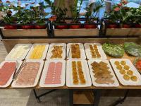 ホテルの敷地内または近くでの食事または食べ物