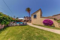 Bazén v ubytovaní Villa Font Xica Gran by Sealand Villas alebo v jeho blízkosti