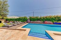 Bazén v ubytovaní Villa Font Xica Gran by Sealand Villas alebo v jeho blízkosti